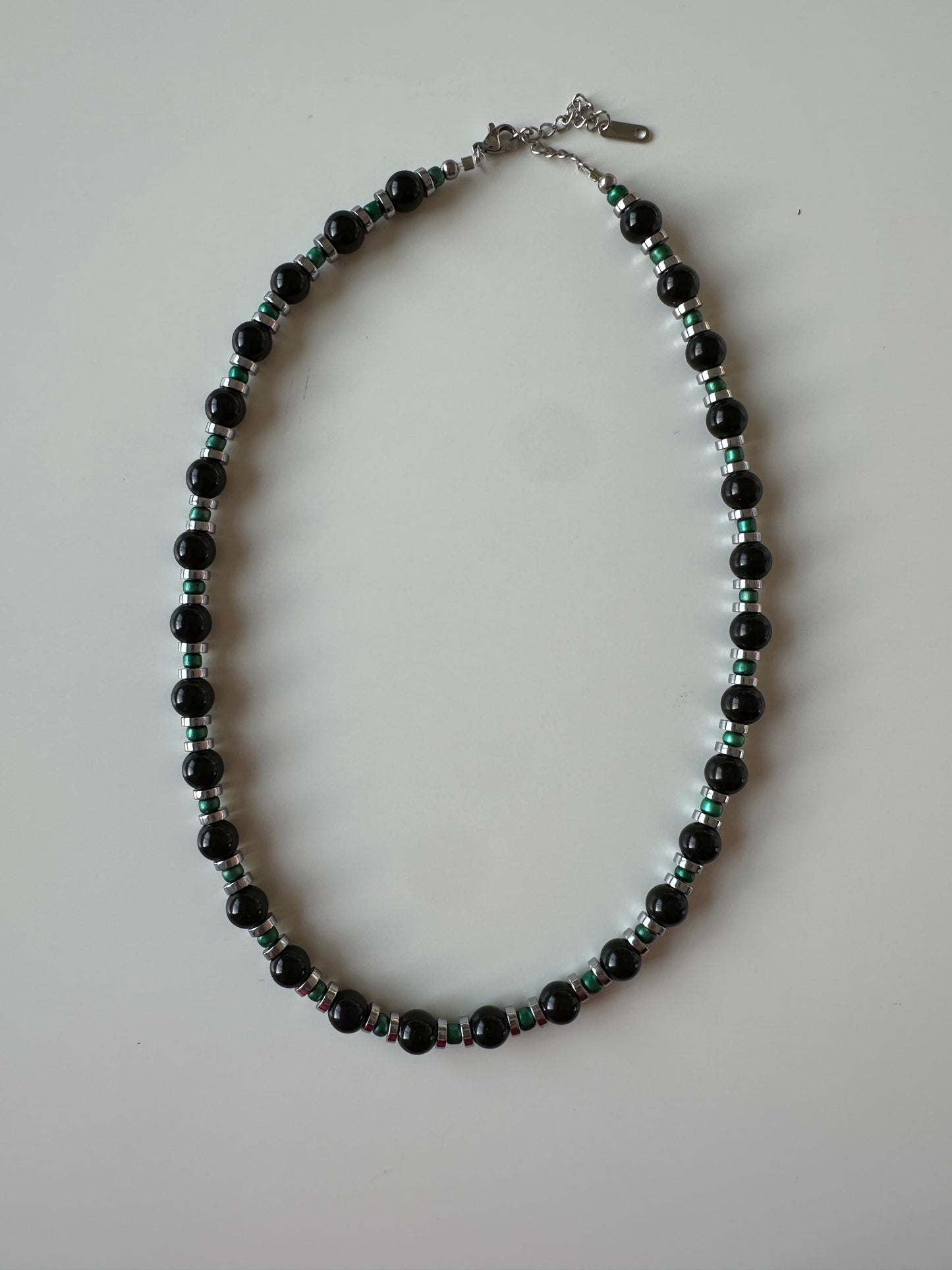 Noir Éclipse necklace