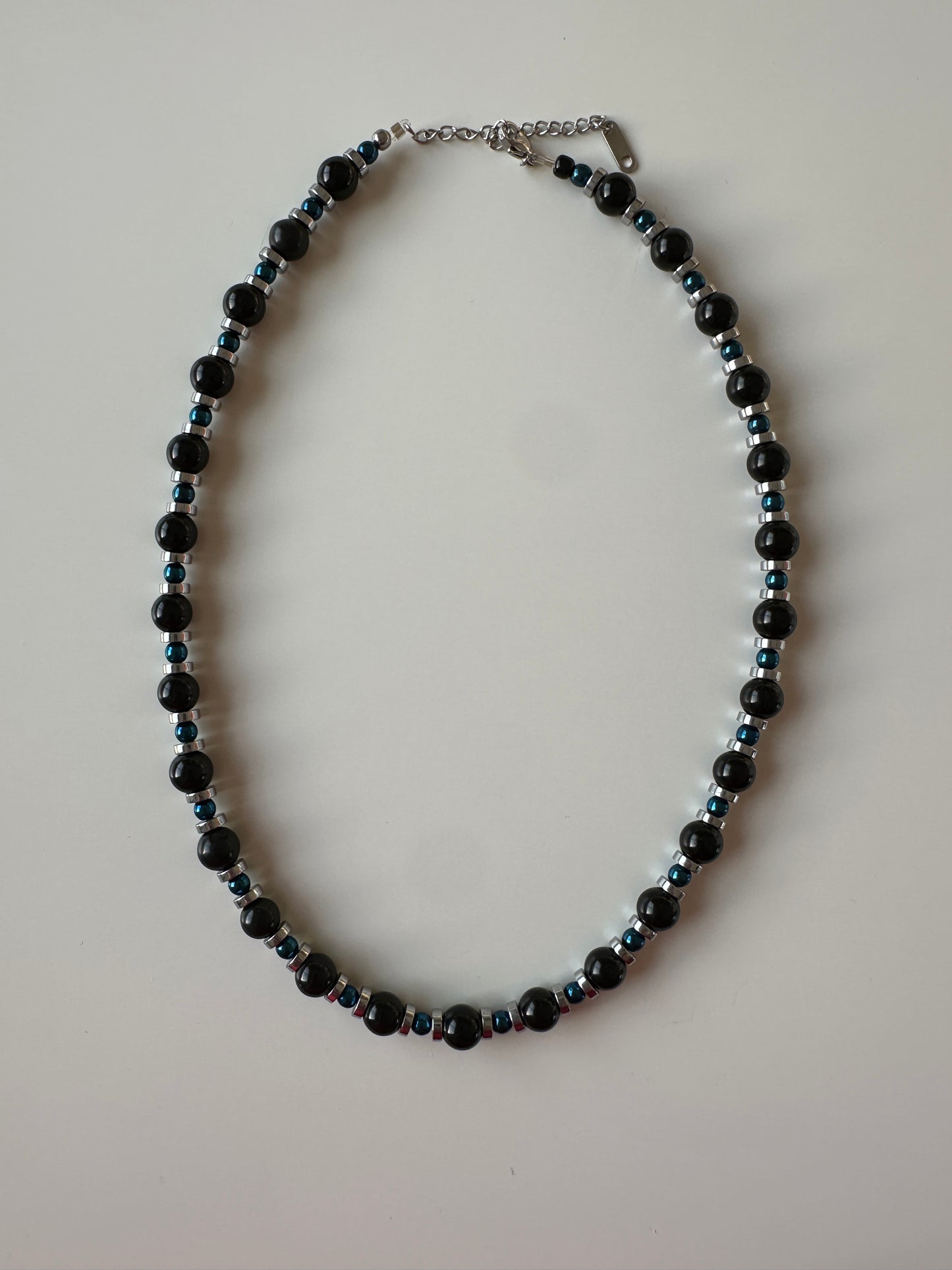 Noir Éclipse necklace