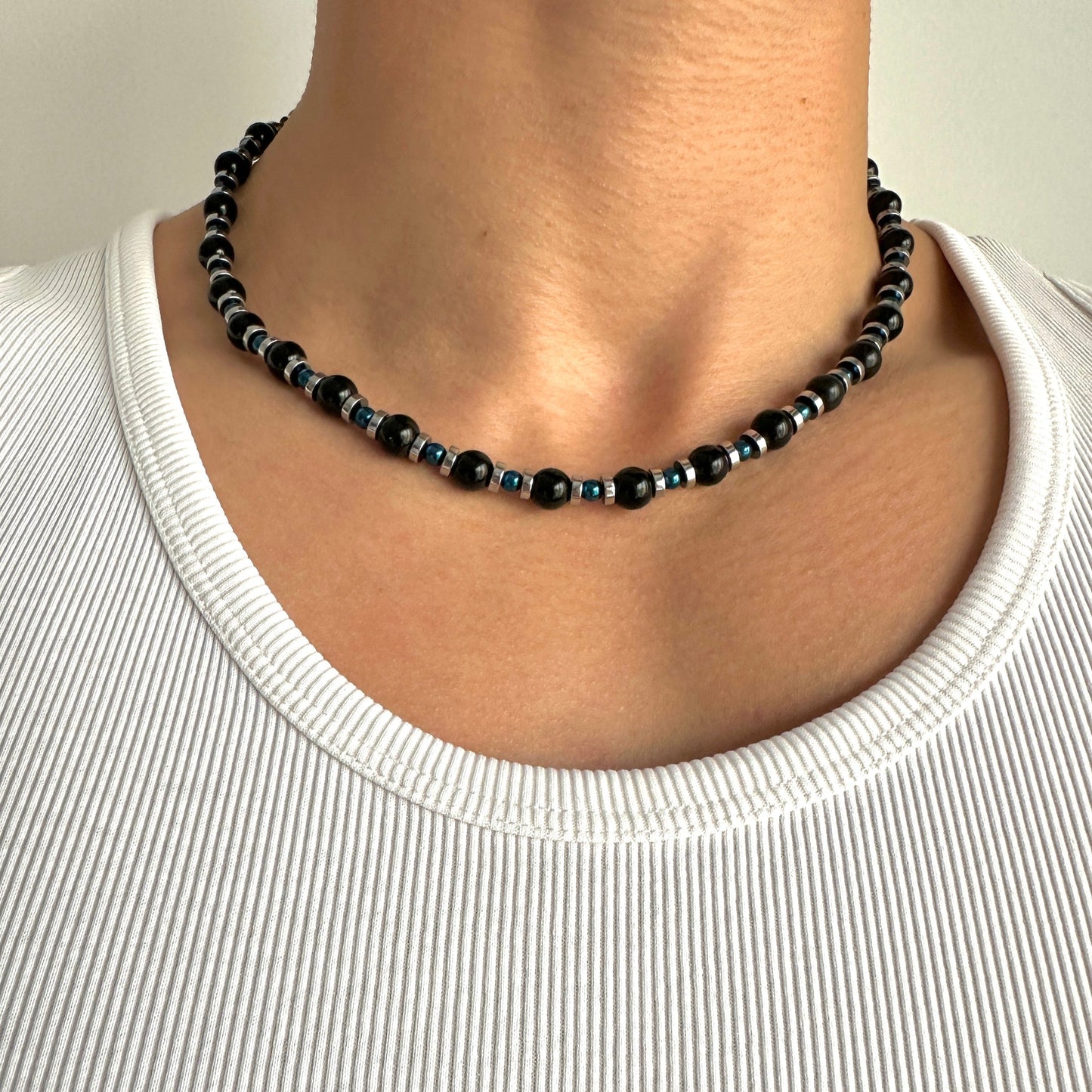 Noir Éclipse necklace