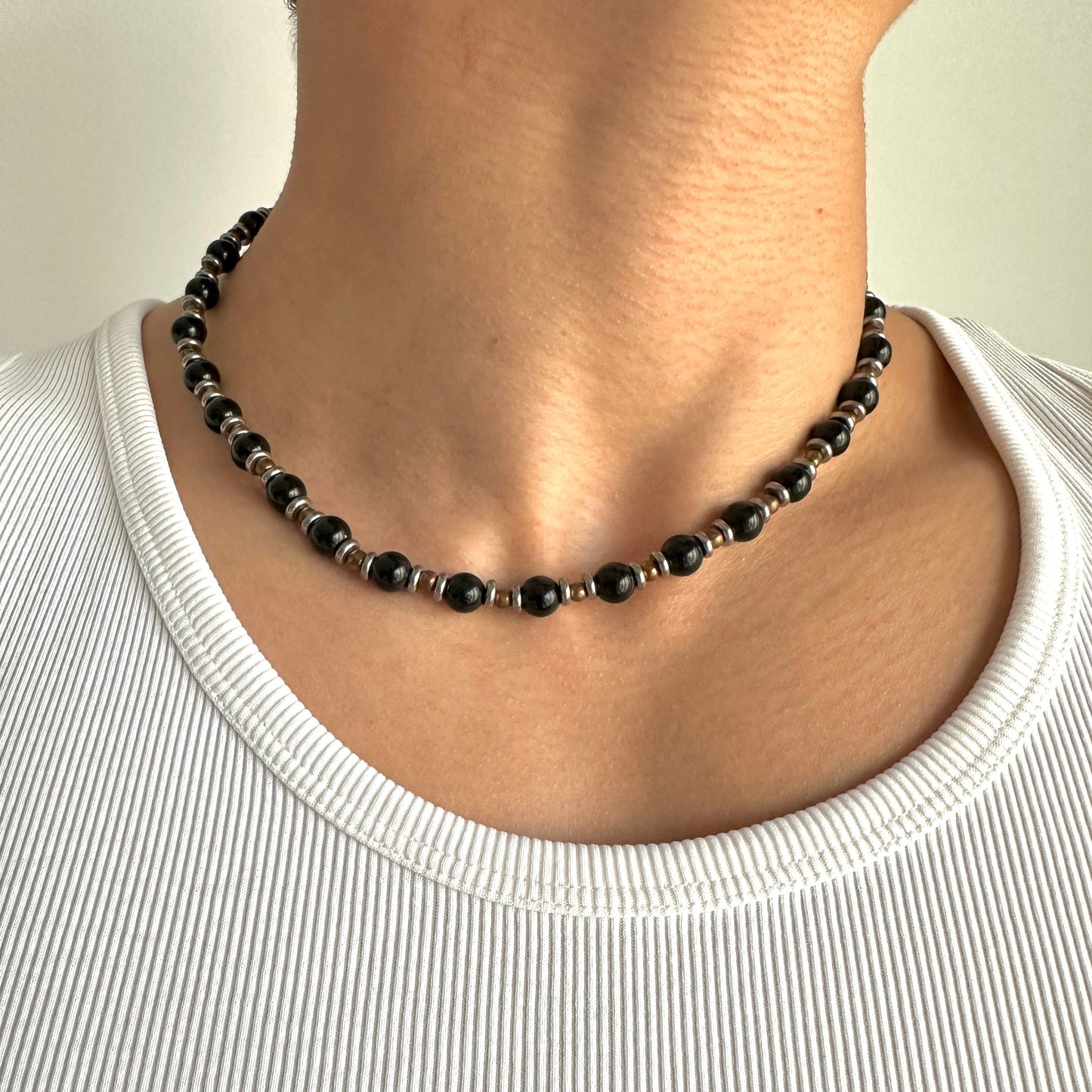 Noir Éclipse necklace