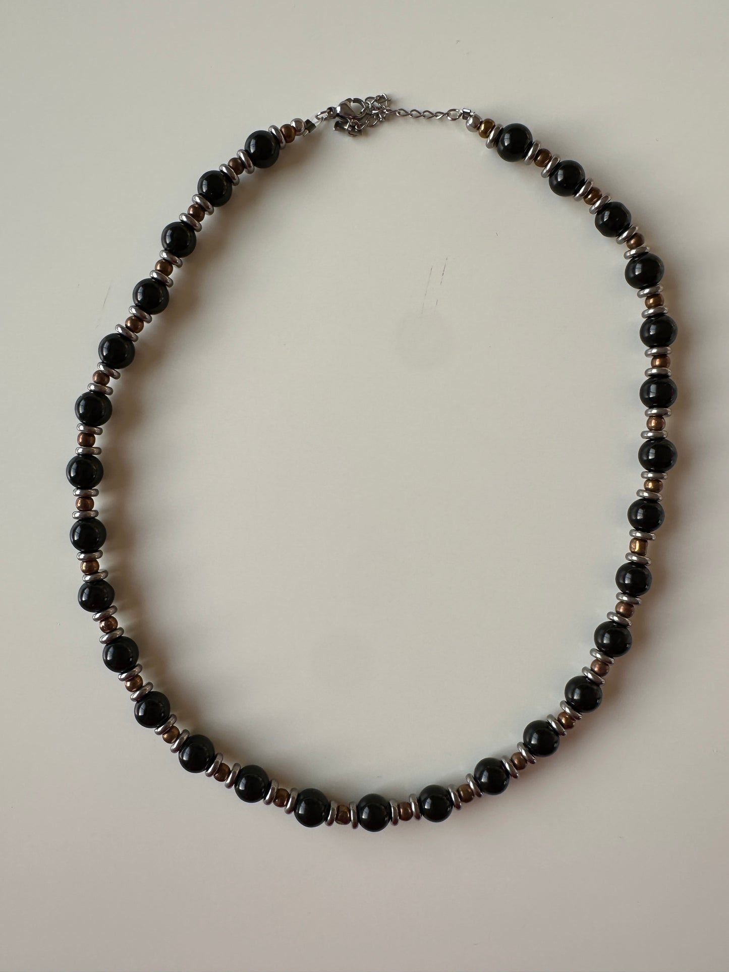 Noir Éclipse necklace